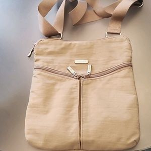 Baggallini Horizon crossbody bag